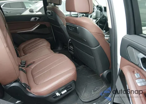 2020 BMW X7 xDrive40I z USA, uszkodzony, nr VIN 5UXCW2C04L9A01849